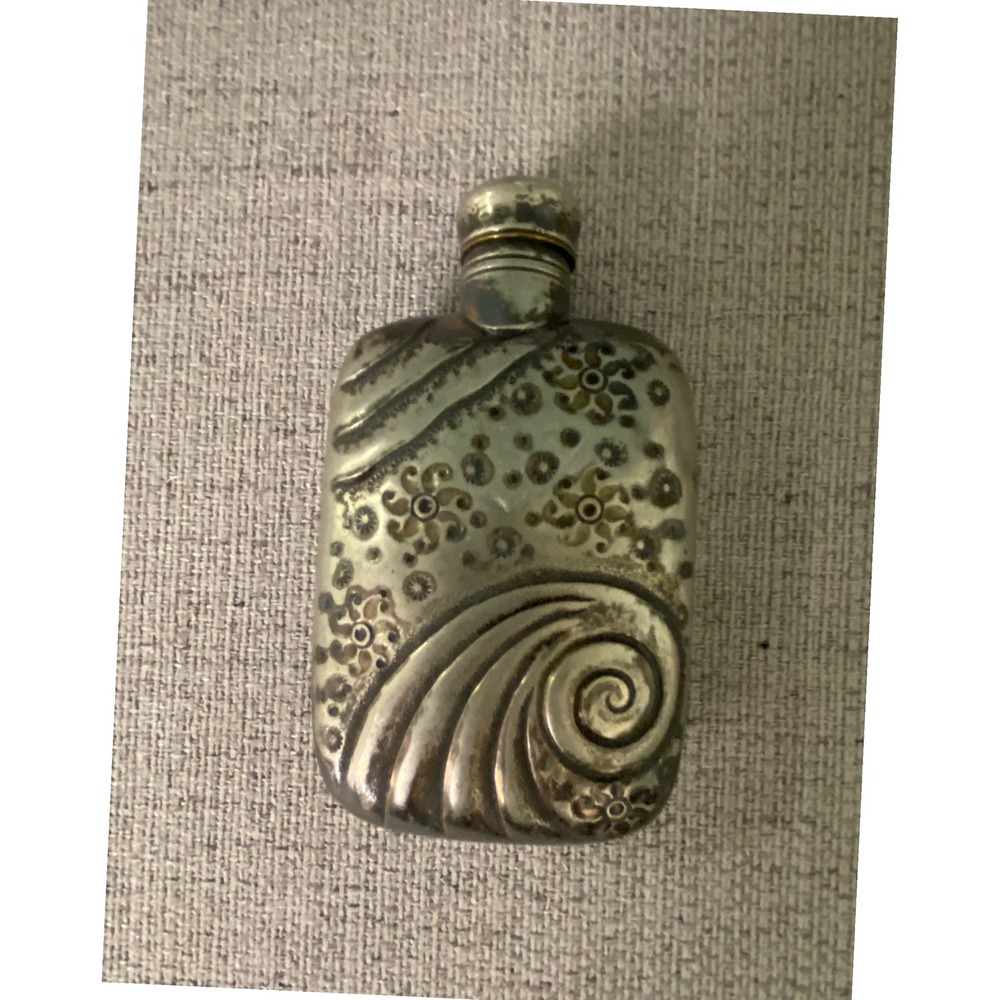 Vintage Sterling Silver Derby Silver Co. M&B 22 1895 Flask cork